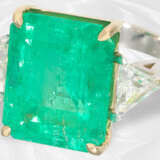 Ring: sehr hochwertiger Goldschmiedering mit kolumbianischen Smaragd von 13,21ct - Foto 1