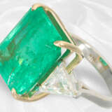 Ring: sehr hochwertiger Goldschmiedering mit kolumbianischen Smaragd von 13,21ct - Foto 2