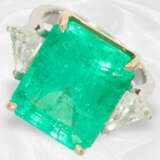 Ring: sehr hochwertiger Goldschmiedering mit kolumbianischen Smaragd von 13,21ct - Foto 3