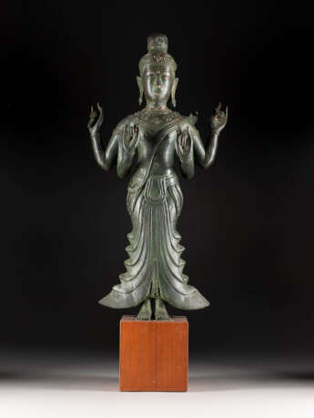 EINE STEHENDE FIGUR VON VISHNU AUS BRONZE - photo 1