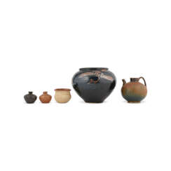 A GROUP OF FIVE BROWN AND BLACK GLAZED WARES