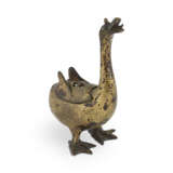 A SMALL GILT-BRONZE GOOSE-FORM CENSER AND COVER - фото 4