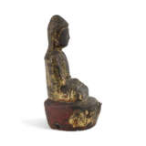 A GILT-LACQUERED BRONZE FIGURE OF SEATED GUANYIN - photo 4