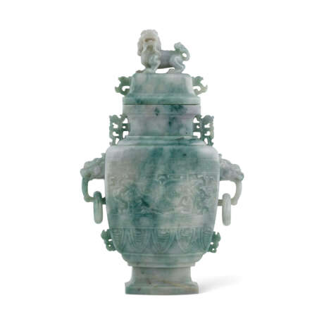 A LARGE CARVED ARCHAISTIC JADEITE VASE AND COVER - фото 1