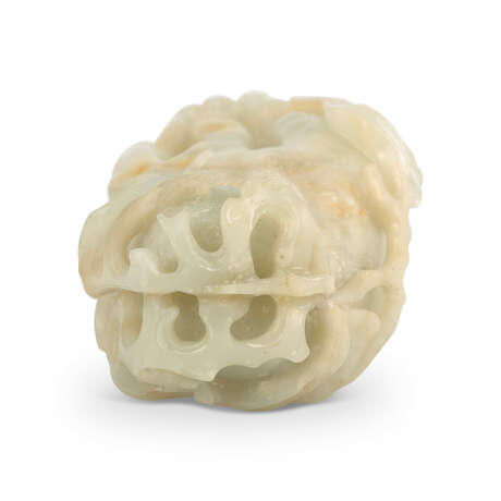 A WHITE JADE CARVING OF A FINGER CITRON - photo 3