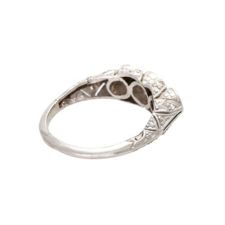 Ring in antiksierendem Stil mit Diamantbesatz - Foto 3