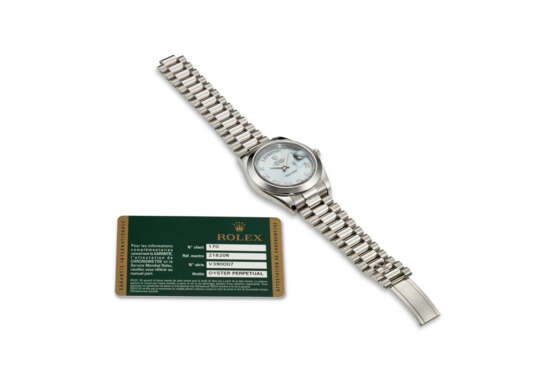 ROLEX, REF. 218206, DAY-DATE II, A PLATINUM WRISTWATCH WITH ITALIAN DAY AND DATE - photo 4