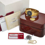 OMEGA, REF. 4133.80, DE VILLE, A FINE 18K YELLOW GOLD GMT WRISTWATCH WITH DATE AND "BRICK" BRACELET - фото 4