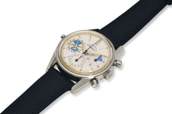 HEUER, RETAILED BY ABERCROMBIE & FITCH CO., REF. 2447, SEAFARER, A RARE STEEL CHRONOGRAPH WRISTWATCH WITH TIDE INDICATION AND REGATTA COUNTDOWN - Foto 2