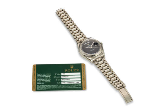 ROLEX, REF. 218239, DAY-DATE II, AN 18K WHITE GOLD WRISTWATCH WITH ITALIAN DAY AND DATE - фото 4
