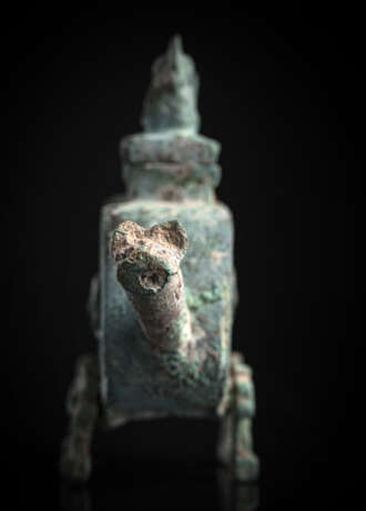 Kleiner archaischer Wasserspender 'He' - photo 3