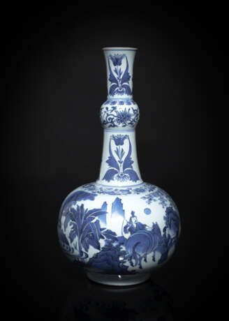 Feine unterglasurblau dekorierte Flaschenvase mit Romanszene - photo 2