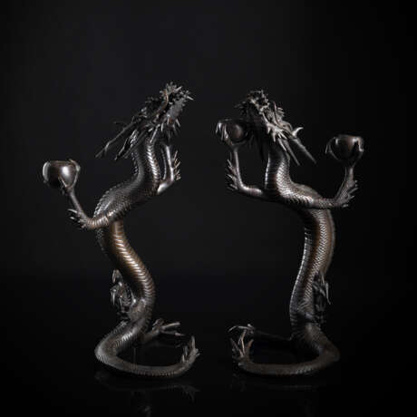 Paar Drachen aus Bronze, als Leuchter gearbeitet - Foto 1