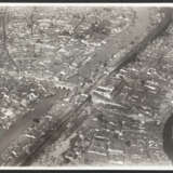 Fotoalbum mit Luftbildern von Nanking und Mappe mit Fotografien - Foto 2