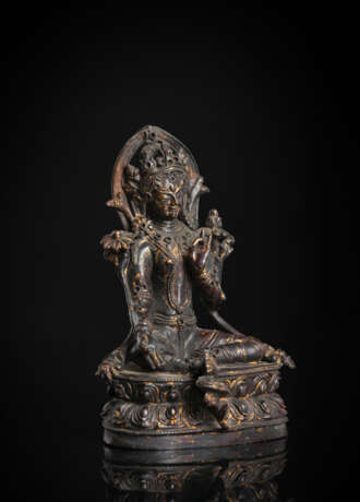Bronze der sitzenden Syamatara mit Resten von Vergoldung - photo 2