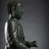 Bronze des Buddha im Meditationssitz, teils grün korrodiert - Foto 4