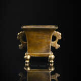 Goldfarbener Weihrauchbrenner aus Bronze mit seitlichen Handhaben - Foto 1