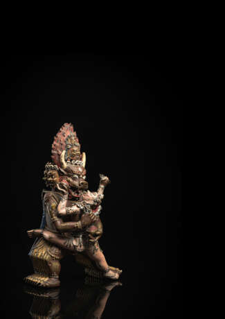 Seltene polychrom gefasste Bronze des Vajrabhairava - photo 2