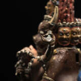 Seltene polychrom gefasste Bronze des Vajrabhairava - photo 6