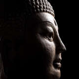Seltener und großer Kopf des Buddha aus Stein - Foto 4