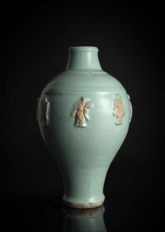 Ungewöhnliche und seltene Flaschenvase mit den 'acht daoistischen Unsterblichen', wohl Longquan-Ware - photo 1