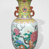 Sehr große 'Famille rose'-Vase mit Lotus und Blütendekor - фото 1