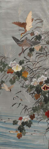Vier Bilder aus Seide mit Vögeln und Blumen - фото 2