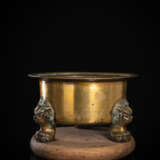 Weihrauchbrenner aus Bronze auf drei Löwenkopf-Füßen - photo 2
