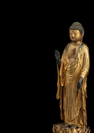 Figur des Amida Nyorai aus Holz mit goldfarbener Lackfassung - photo 2
