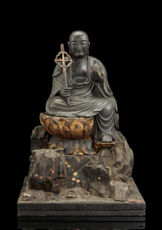Statue des Jizo Bosatsu aus Holz mit schwarzer und partiell goldfarbener Fassung - Foto 1