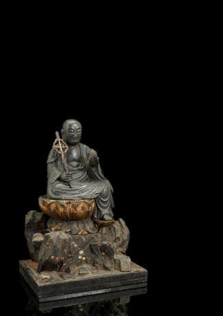 Statue des Jizo Bosatsu aus Holz mit schwarzer und partiell goldfarbener Fassung - Foto 2
