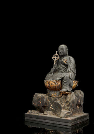 Statue des Jizo Bosatsu aus Holz mit schwarzer und partiell goldfarbener Fassung - Foto 3