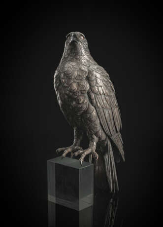 Bronze eines Greifvogels mit Silberfassung - Foto 1