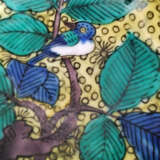 Blütenförmiges Kutani-Schälchen aus Porzellan mit Dekor eines Vogels auf einem Zweig - Foto 4
