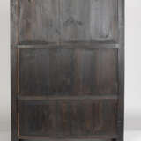 Dreitüriges Kabinett aus Holz - фото 5