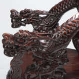 Armlehnstuhl mit in Form von Drachen geschnitzten Lehnen - Foto 6