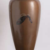 Vase mit Lackdekor von Schmetterlingen und Vogel - фото 2
