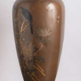 Vase mit Lackdekor von Schmetterlingen und Vogel - photo 3