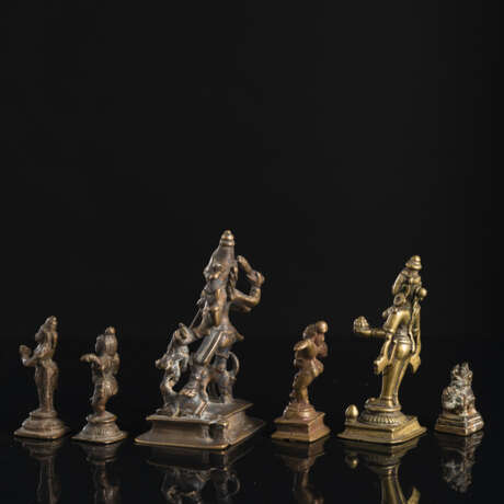 Sechs Bronzen von diversen Gottheiten u.a. Krishna - фото 4