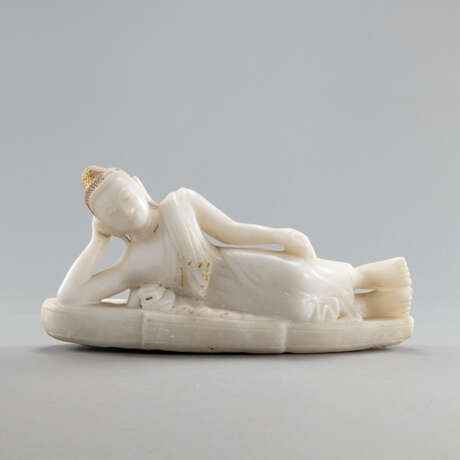 Liegender Buddha aus Alabaster - photo 1