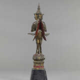 Bronze eines Wächters in Gestalt von Kinnara - photo 4