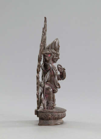 Bronze des Vajrapani mit flammender Mandorla - photo 2