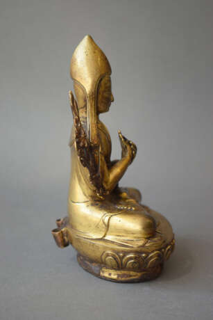 Feuervergoldete Bronze des Tsongkhapa auf einem Lotus - Foto 4
