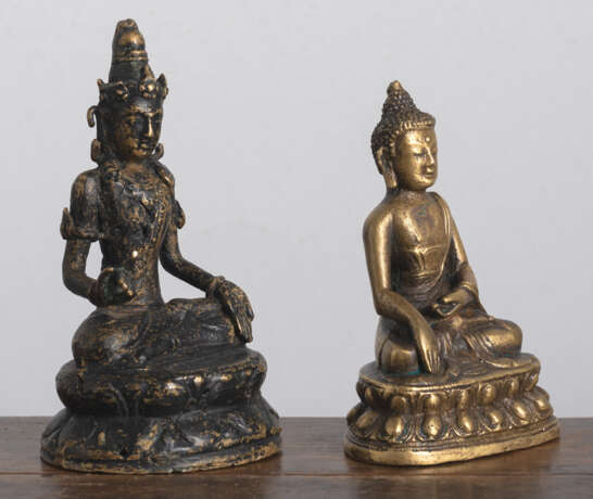 Zwei Bronzen des Buddha und eines Bodhisattva - photo 3