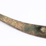 Gürtelschließe aus Bronze mit Resten von Einlagen in Silber und Türkis - Foto 4