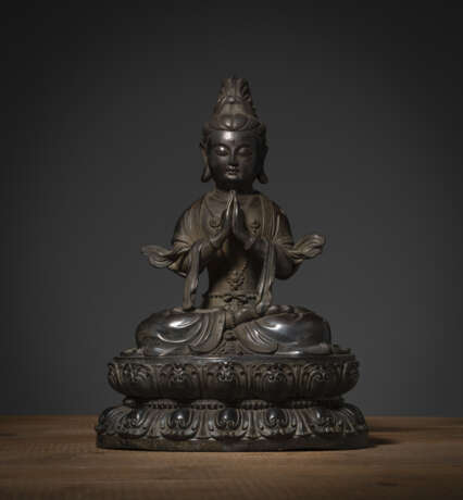 Feine Bronze des Guanyin auf einem Lotossockel - photo 2