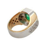 Opulenter Ring mit einem Smaragd von ca. 5 ct, - photo 3