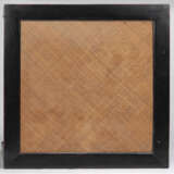 Flacher quadratischer Beistelltisch mit geflochtener Oberfläche - Foto 3