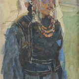 Portrait einer Dame in traditioneller Tracht und Kopfschmuck - Foto 1
