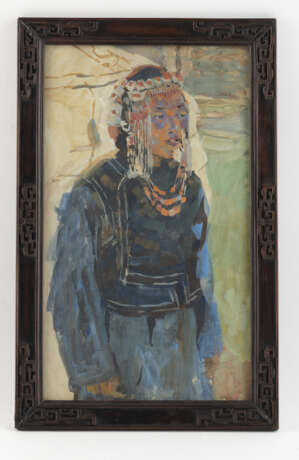 Portrait einer Dame in traditioneller Tracht und Kopfschmuck - photo 2